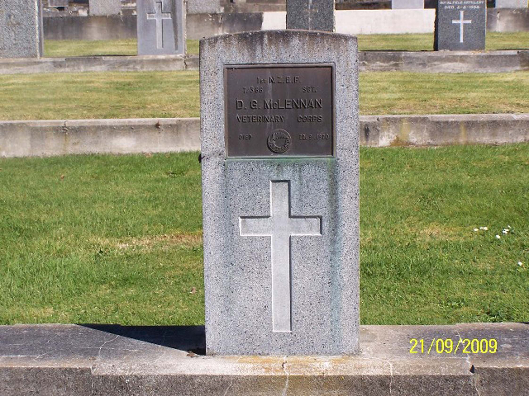 Photo of headstones/David Grey McLennan died 1970 hdstnTaihape